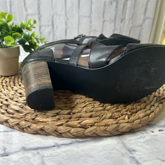 Anthropologie Brand Seychelles Black Strappy Heels. Open Toe. Size 9. - Picture 9 of 11